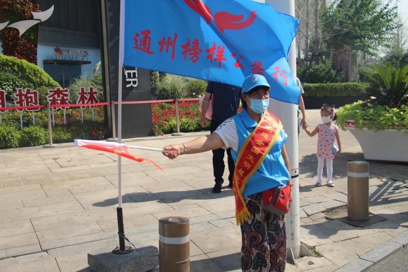 <strong>日女人屄屄</strong>